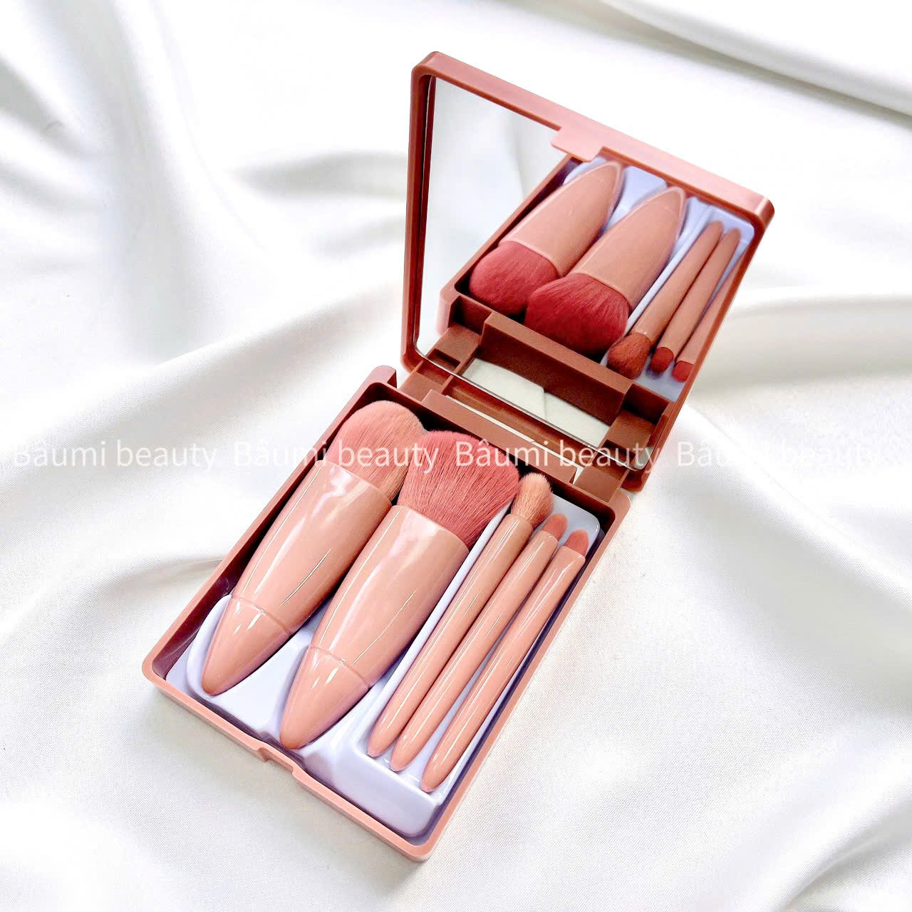 Bộ 5 cọ trang điểm bằng sợi tổng hợp cao cấp kèm hộp đựng và gương trang điểm chuyên nghiệp BC06